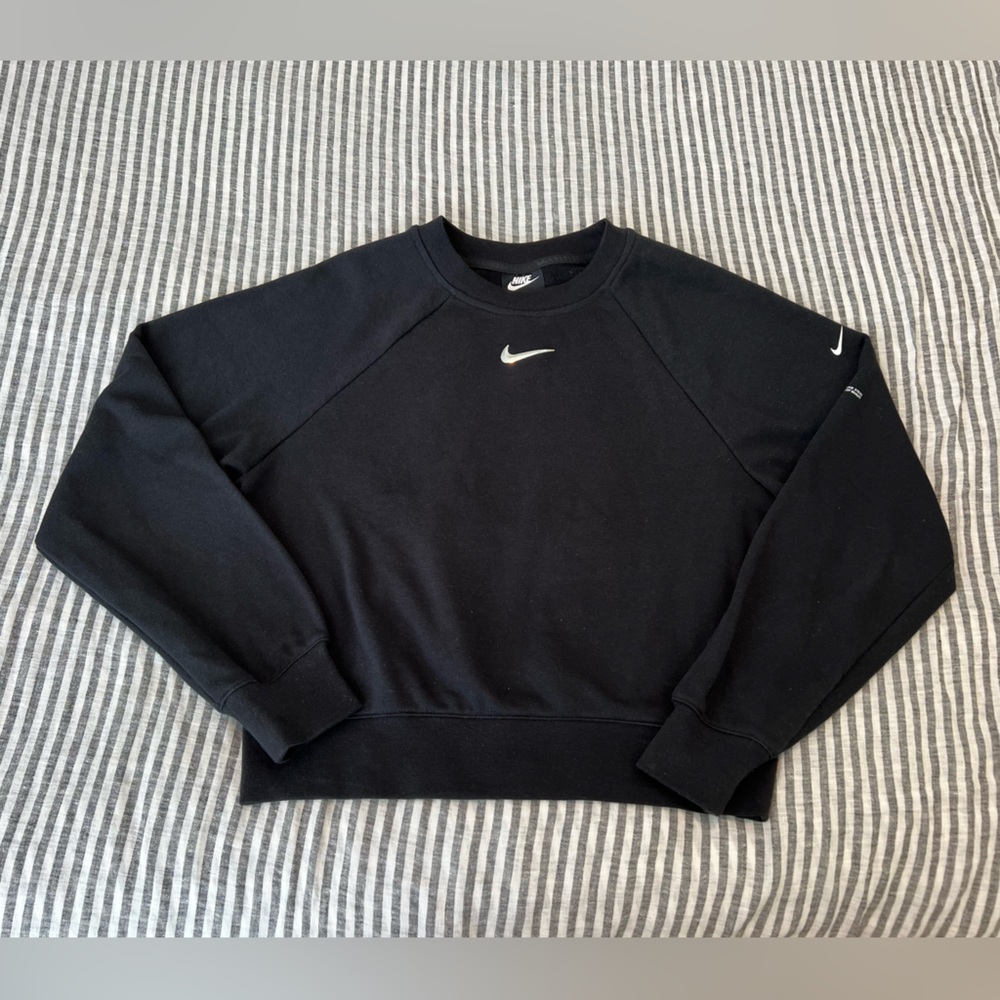 Nike Cropped Sweatshirt with Pocket